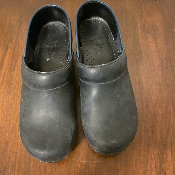 dansko shoes size 35